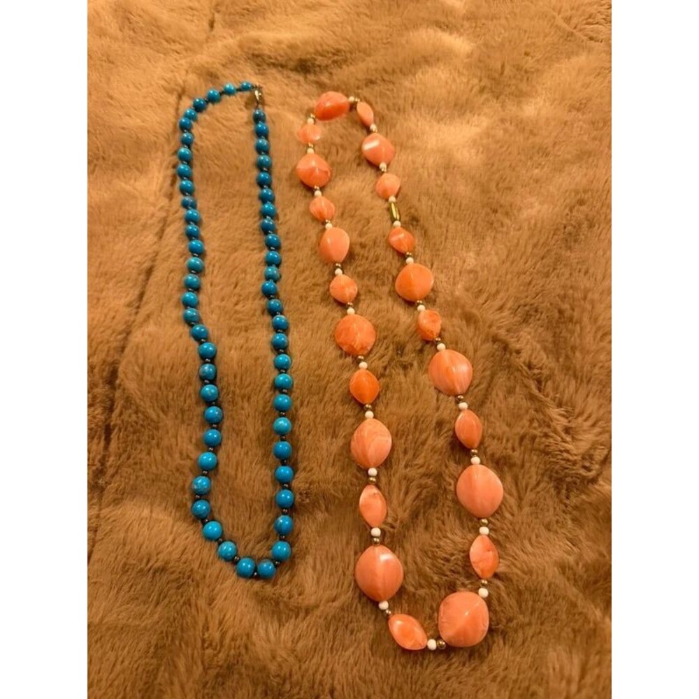 Vintage 60s/70s Retro Necklace Set – Turquoise Stone & Marbled Peach Coral State